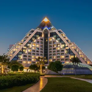 ***** Otel Raffles Birleşik Arap Emirlikleri